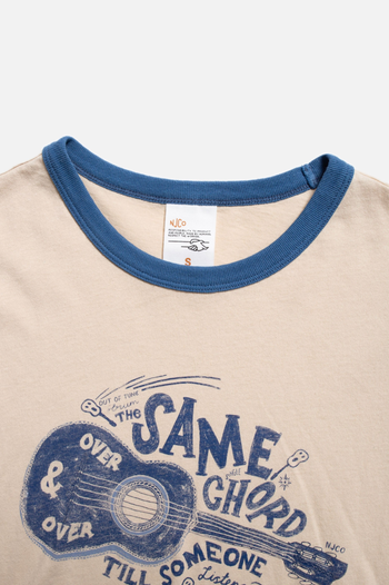 LOVA GITARR T-SHIRT DUSTY WHITE