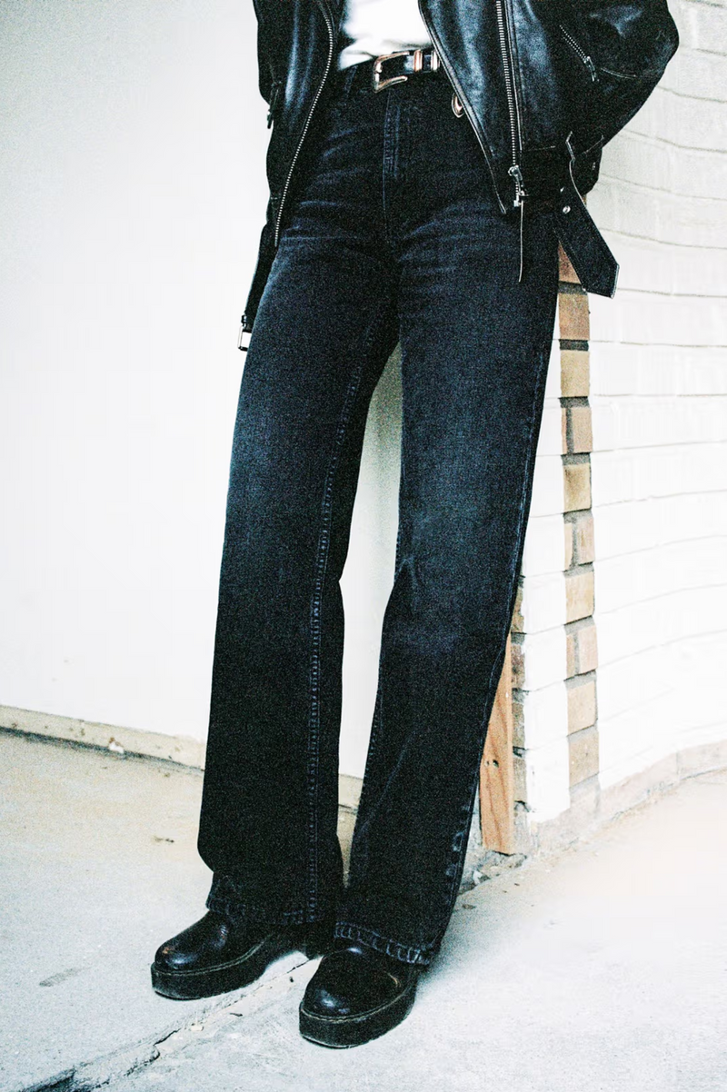 CLEAN EILEEN BLACK CROSSHATCH