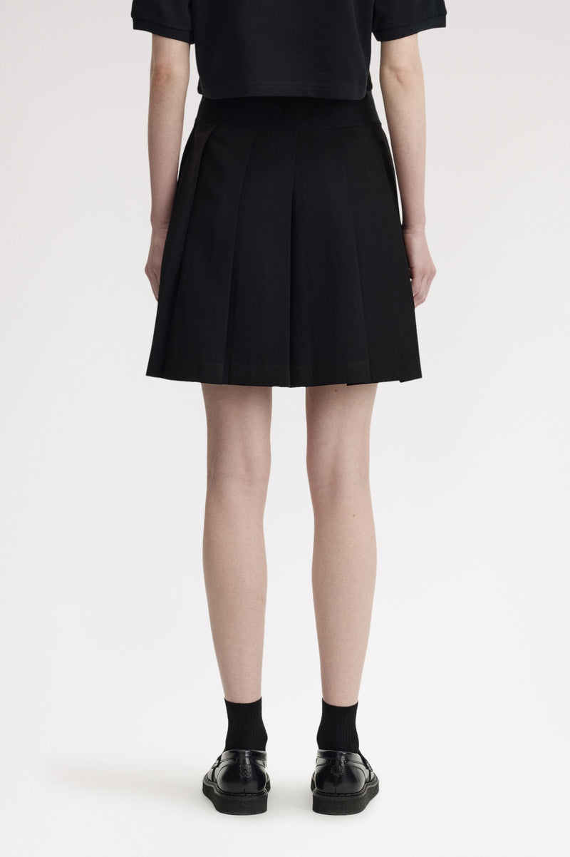 TAPE DETAIL PLEATED SKIRT