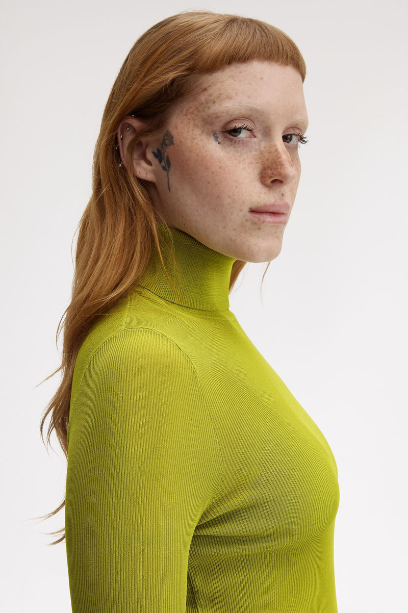 RIB KNIT ROLL NECK TOP