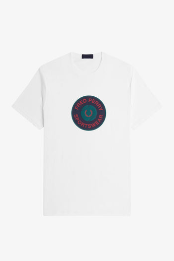 TENNIS BADGE GRAPHIC T-SHIRT