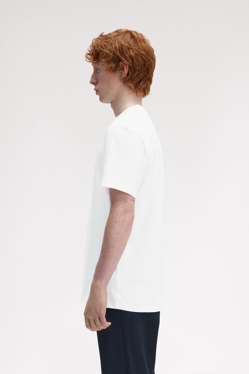 TENNIS BADGE GRAPHIC T-SHIRT