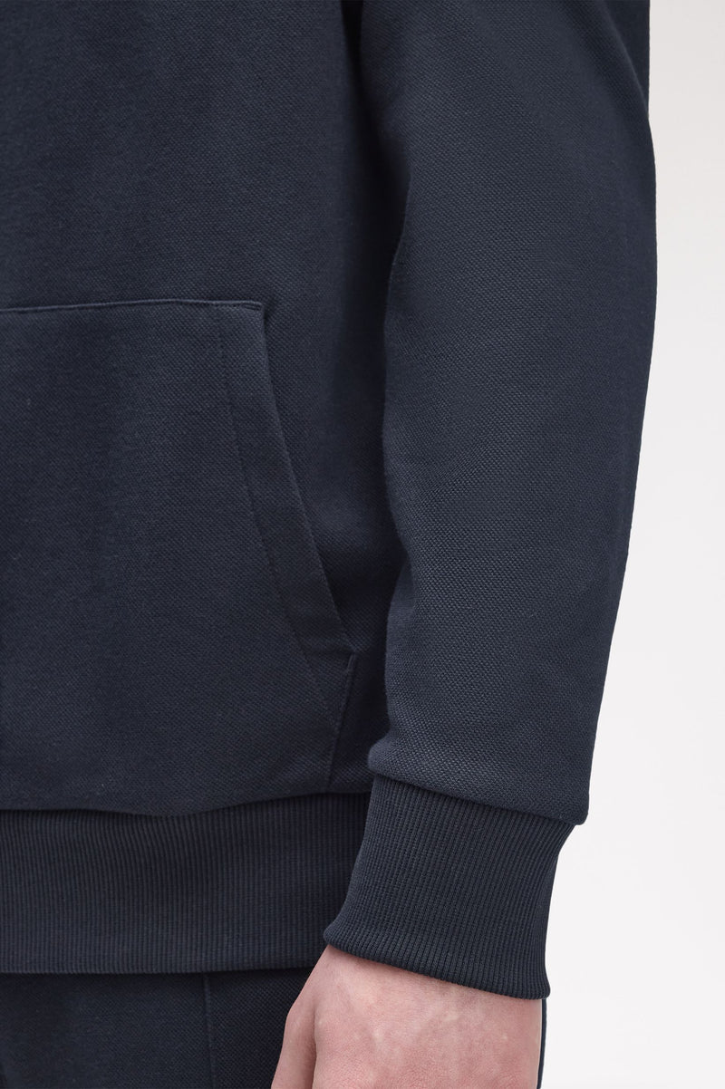 TENNIS BADGE COLLARED SWEATSHIRT