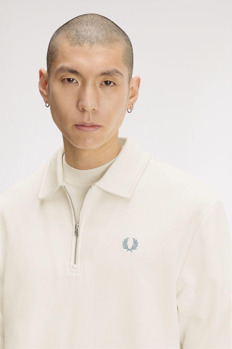 HALF ZIP COLLARED SWEATSHIRT