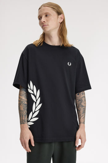 TEXTURED LAUREL WREATH T-SHIRT