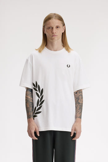 TEXTURED LAUREL WREATH T-SHIRT