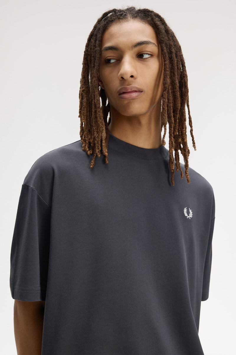 BACK PRINT LAUREL WREATH T-SHIRT