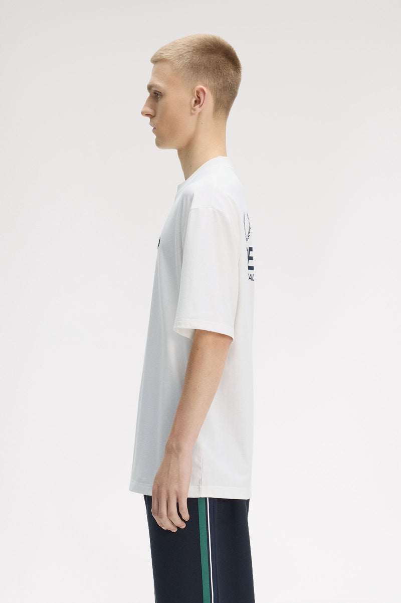 BACK PRINT FRED PERRY TEXT T-SHIRT