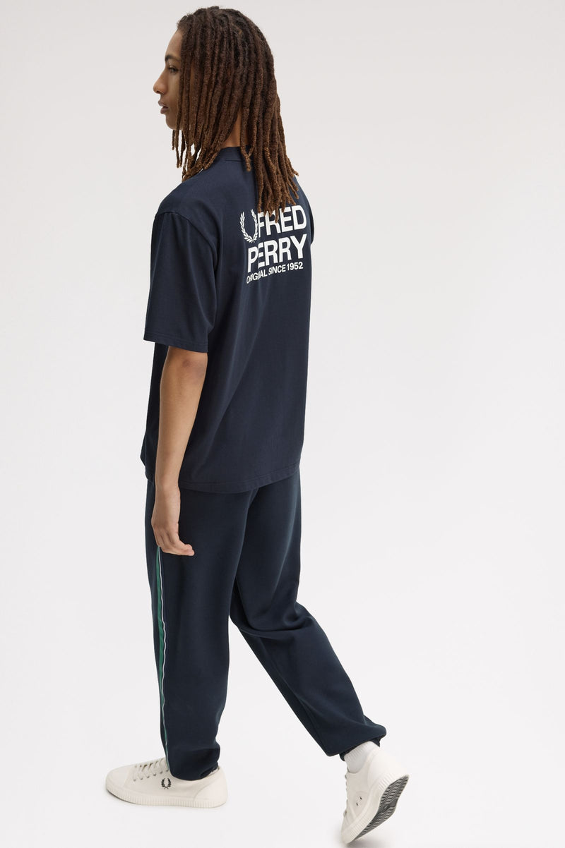BACK PRINT FRED PERRY TEXT T-SHIRT
