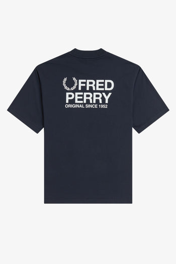 BACK PRINT FRED PERRY TEXT T-SHIRT