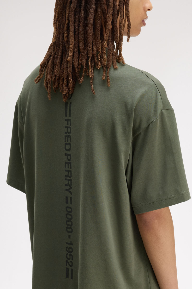 BACK PRINT VERTICAL GRAPHIC T-SHIRT