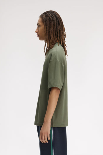 BACK PRINT VERTICAL GRAPHIC T-SHIRT