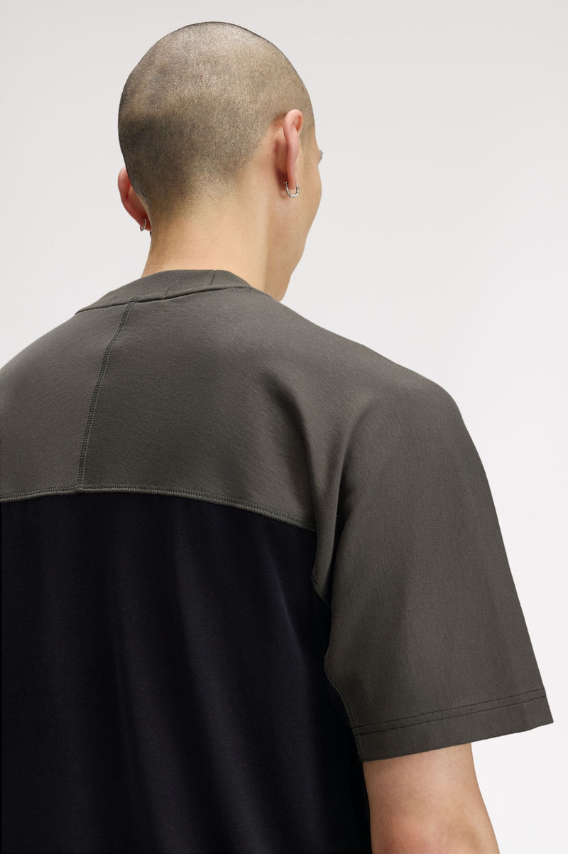 COLOUR BLOCK T-SHIRT