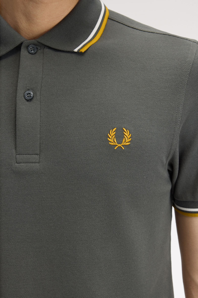 TWIN TIPPED FRED PERRY SHIRT