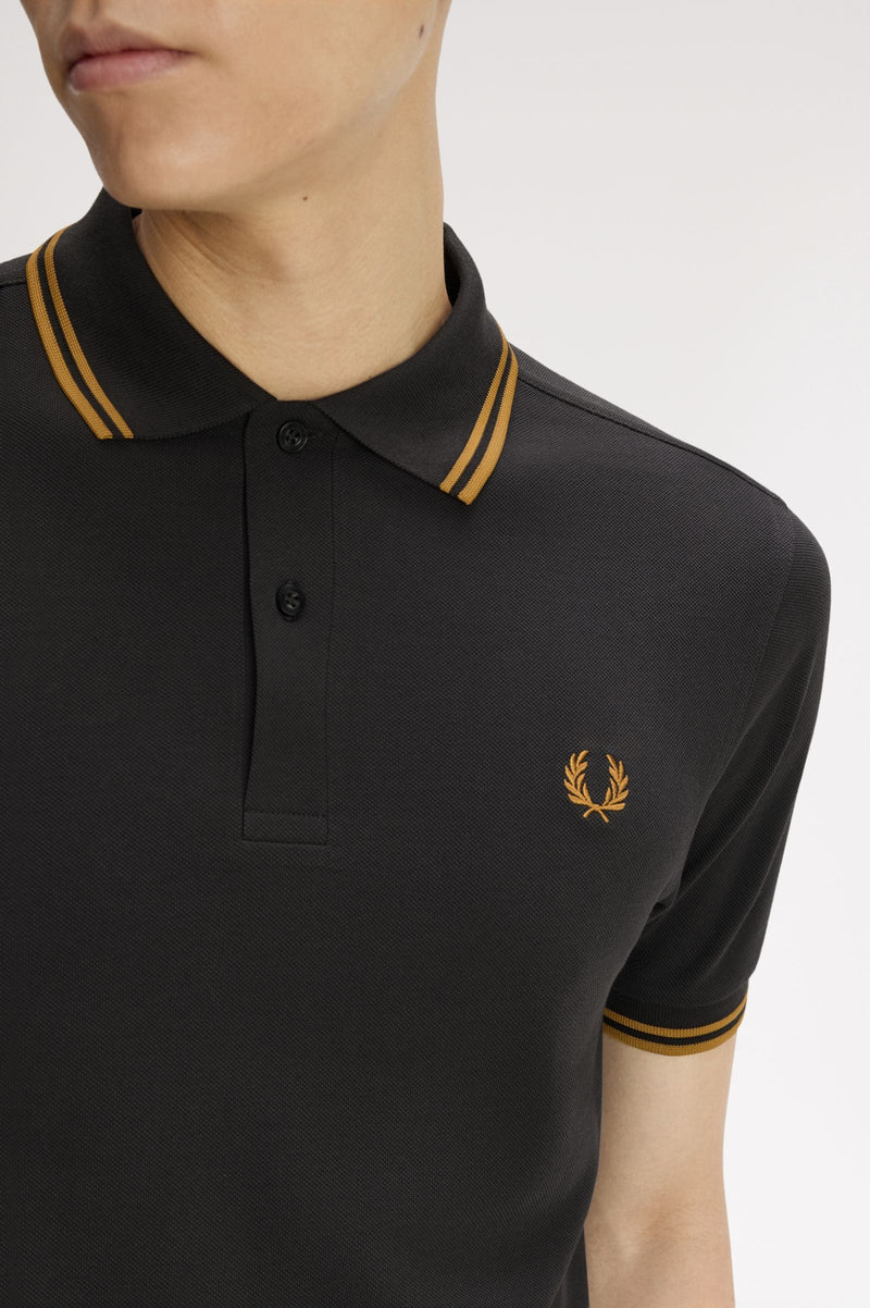 TWIN TIPPED FRED PERRY SHIRT