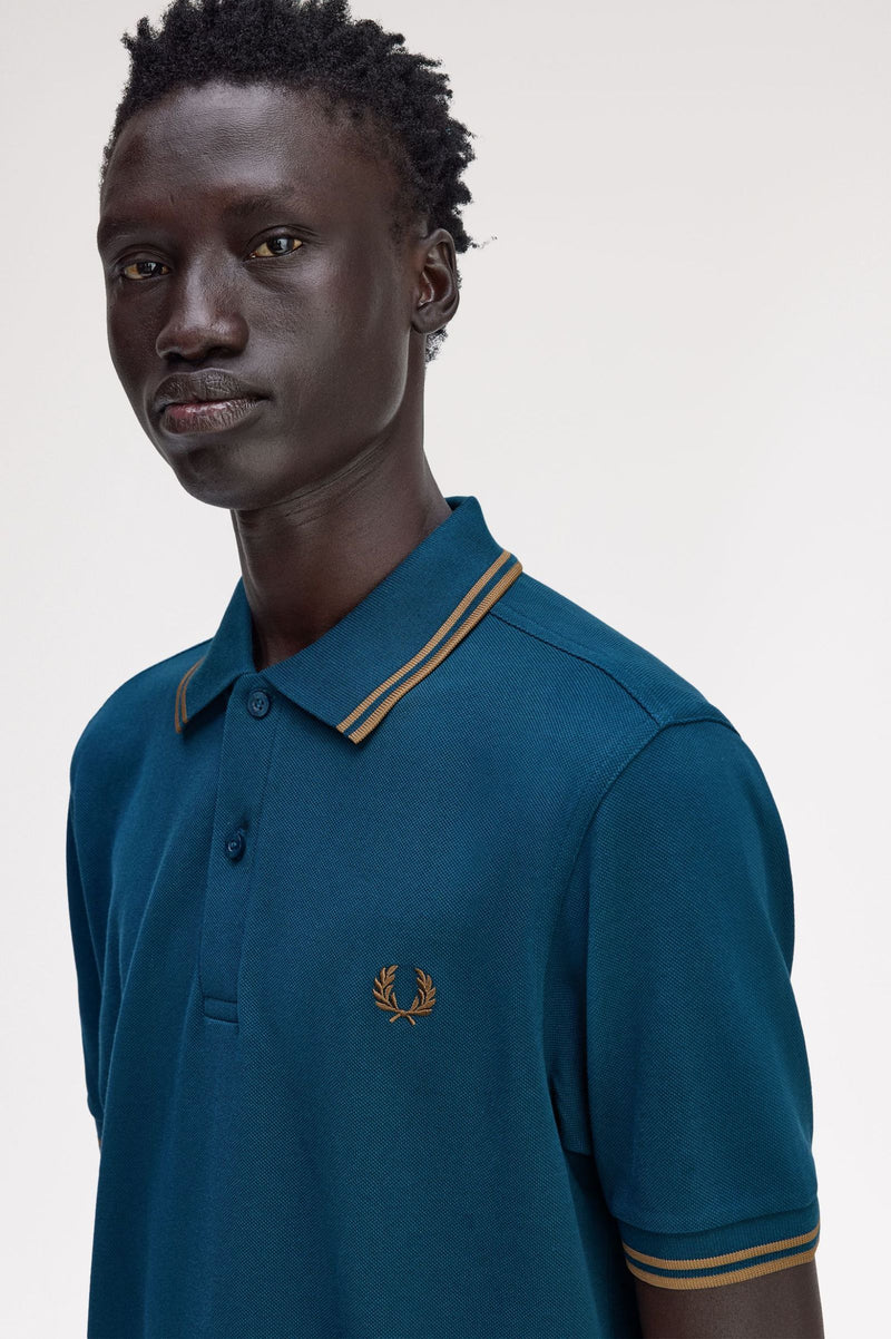 TWIN TIPPED FRED PERRY SHIRT