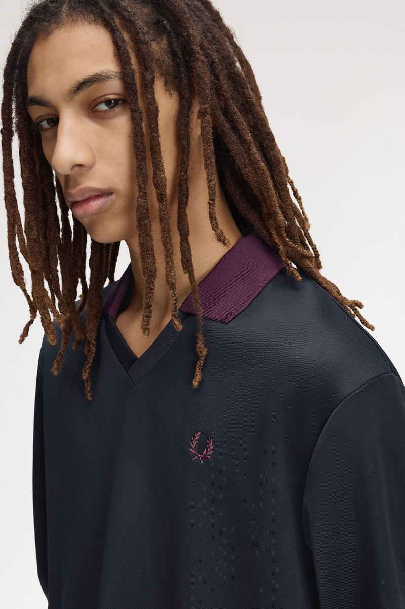 CONTRAST COLLAR SWEATSHIRT