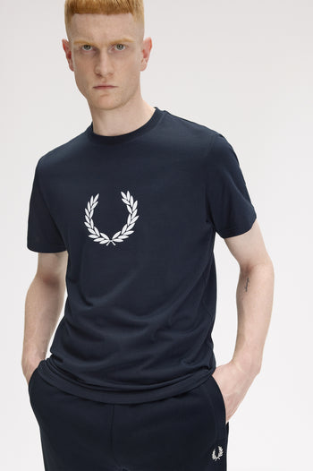 FLOCKED LAUREL WREATH GRA TEE