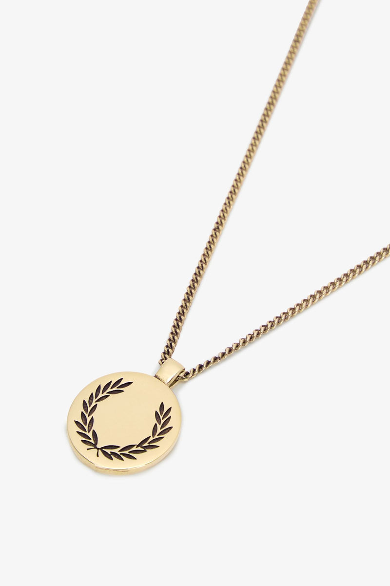 LAUREL WREATH PENDANT NECKLACE