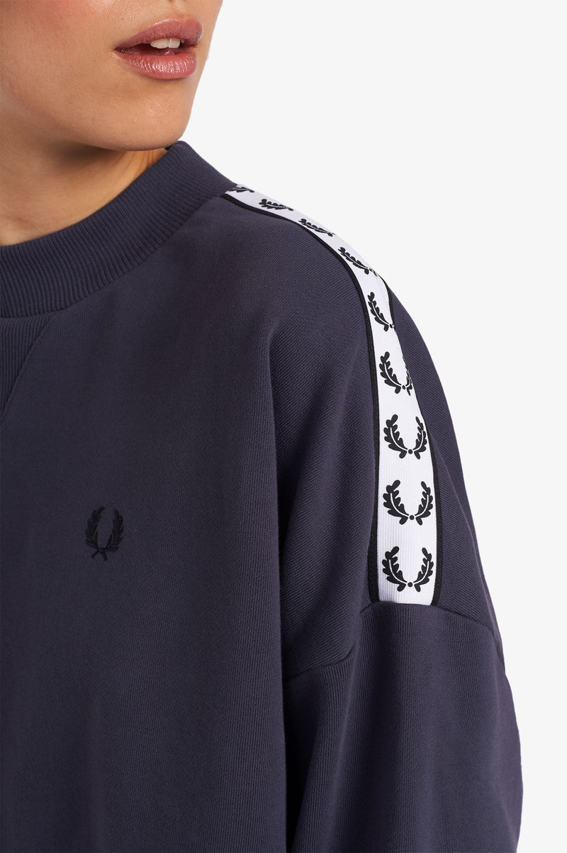 FRED PERRY TAPED CREW NECK SWEATSHIRT