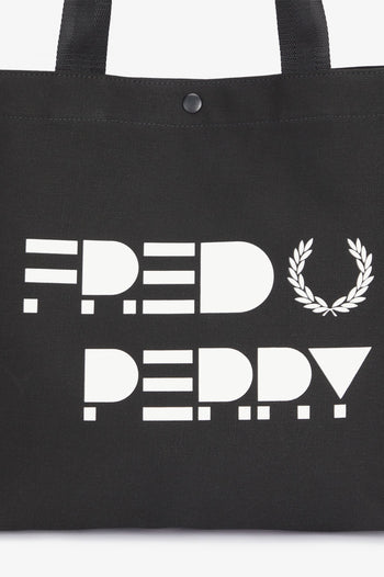 FRED PERRY TEXT TOTE BAG